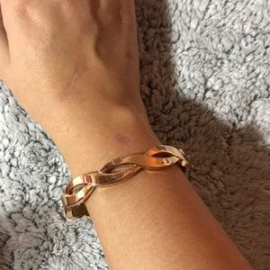 Jewelry - Gold clasp bracelet Jewelry - Gold clasp bracelet